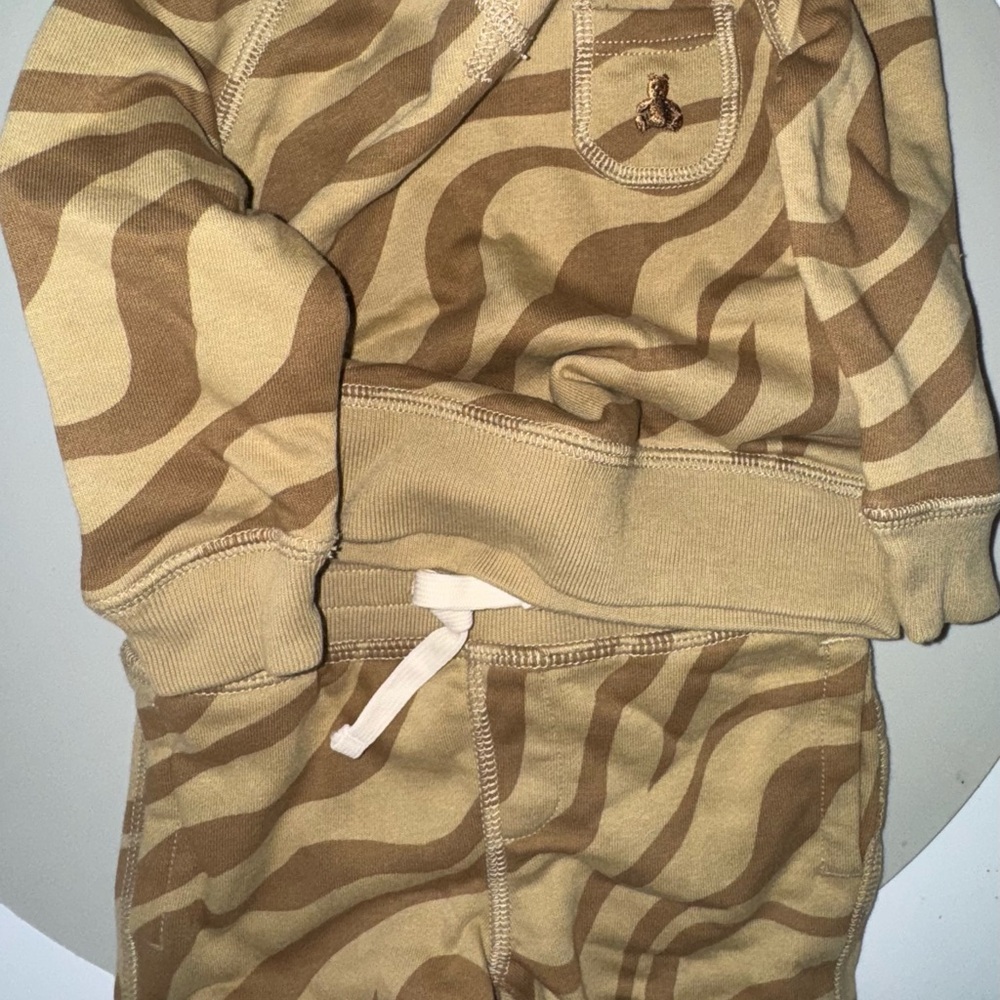 GAP Tan and Brown Matching Sweatpants Set